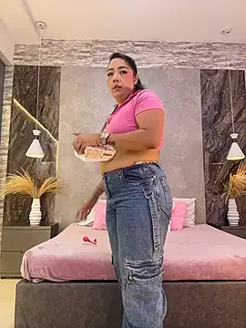 Hannahpradaa  online show from January 11, 2026, 11:17 am