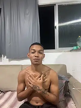 Snapshot of Novinho_sb7 chatting on October 28, 2025, 2:23 am Novinho sb7 online show from October 28, 2025, 2:23 am