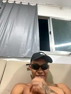 Snapshot of Novinho_sb7 chatting on October 26, 2025, 10:43 pm Novinho sb7 online show from October 26, 2025, 10:43 pm