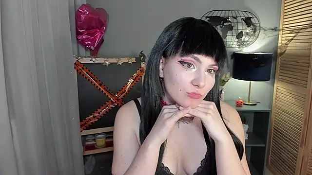 gracieave online show from October 28, 2025, 2:34 am