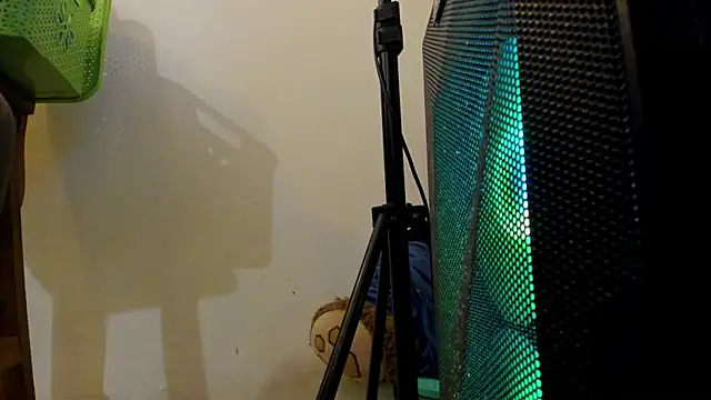 Snapshot of hathor__01 chatting on December 14, 2025, 1:28 pm hathor 01 online show from December 14, 2025, 1:28 pm