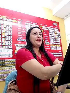 Snapshot of Danaluna chatting on November 13, 2025, 4:11 pm Danaluna online show from November 13, 2025, 4:11 pm