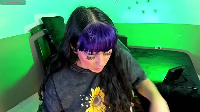 Monserrat Cute  online show from February 19, 2026, 2:41 am