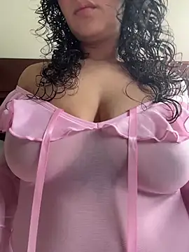 Snapshot of SugarTroubl33 chatting on December 20, 2025, 1:14 pm SugarTroubl33 online show from December 20, 2025, 1:14 pm