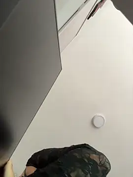 Snapshot of SugarTroubl33 chatting on January 13, 2026, 1:37 pm SugarTroubl33 online show from January 13, 2026, 1:37 pm