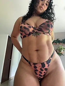 Snapshot of SugarTroubl33 chatting on January 6, 2026, 1:15 pm SugarTroubl33 online show from January 6, 2026, 1:15 pm