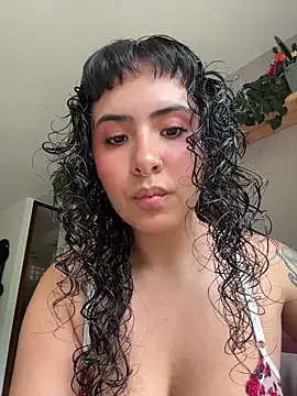 Snapshot of SugarTroubl33 chatting on February 10, 2026, 1:10 pm SugarTroubl33 online show from February 10, 2026, 1:10 pm