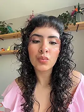 Snapshot of SugarTroubl33 chatting on February 17, 2026, 1:41 pm SugarTroubl33 online show from February 17, 2026, 1:41 pm