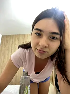 Valentina ro online show from December 2, 2025, 4:30 pm