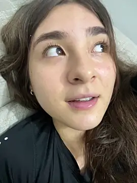 Valentina ro online show from December 1, 2025, 2:23 am