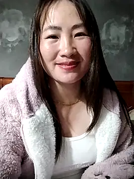 emini-xx online show from February 4, 2026, 4:46 pm