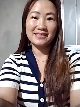 emini-xx online show from April 21, 2026, 10:49 pm