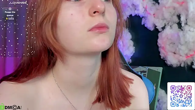 AngelWisee online show from December 18, 2025, 3:11 am