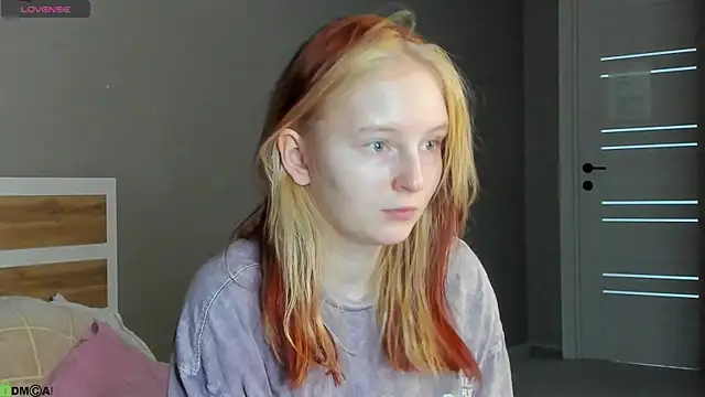 Snapshot of AngelWisee chatting on June 11, 2026, 3:03 am AngelWisee online show from June 11, 2026, 3:03 am