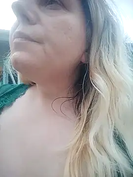 Lana-murr online show from April 18, 2026, 4:42 pm