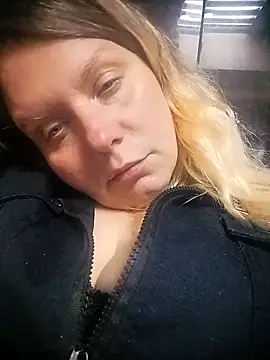 Lana-murr online show from April 17, 2026, 9:50 pm