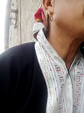 bella-la online show from March 2, 2026, 8:32 am