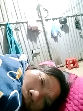 Snapshot of bella-la chatting on November 27, 2025, 8:42 pm bella-la online show from November 27, 2025, 8:42 pm