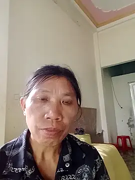 Snapshot of bella-la chatting on November 14, 2025, 8:07 am bella-la online show from November 14, 2025, 8:07 am