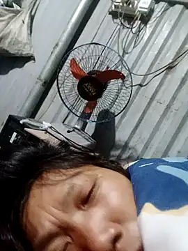 Snapshot of bella-la chatting on November 29, 2025, 11:05 pm bella-la online show from November 29, 2025, 11:05 pm