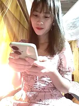 Snapshot of Em_xinh01 chatting on December 17, 2025, 4:12 pm Em xinh01 online show from December 17, 2025, 4:12 pm