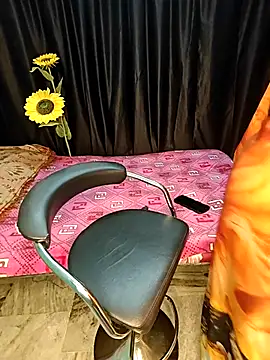 shreyareddy99 online show from February 22, 2026, 11:28 pm