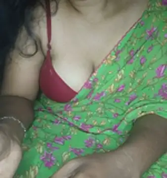 shreyareddy99 online show from November 9, 2025, 11:36 am