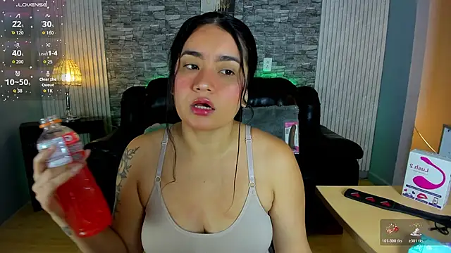 Snapshot of Amber_Smitt19 chatting on December 17, 2025, 12:43 pm Amber Smitt19 online show from December 17, 2025, 12:43 pm