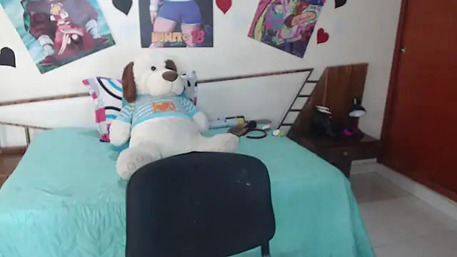 Snapshot of EmmilyConnor chatting on December 5, 2025, 2:48 pm EmmilyConnor online show from December 5, 2025, 2:48 pm