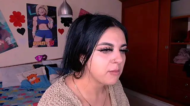 Snapshot of EmmilyConnor chatting on November 8, 2025, 1:47 pm EmmilyConnor online show from November 8, 2025, 1:47 pm