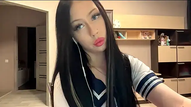 Snapshot of TenderliOne chatting on November 7, 2025, 7:46 am TenderliOne online show from November 7, 2025, 7:46 am