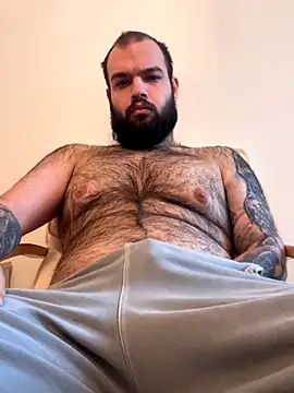 hairyguy  online show from October 28, 2025, 5:39 am