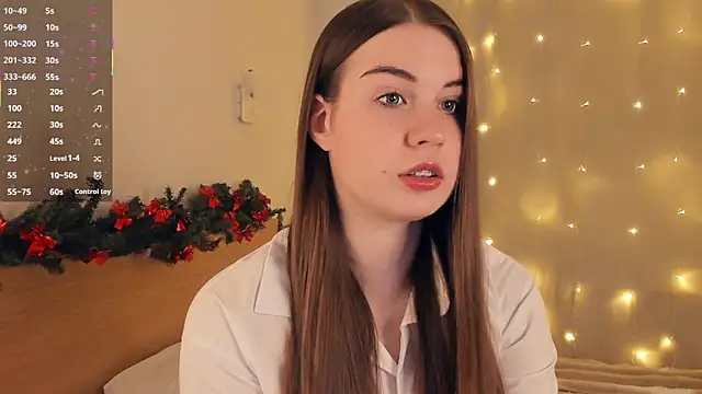 Snapshot of LoreeScialdone chatting on December 20, 2025, 10:23 pm LoreeScialdone online show from December 20, 2025, 10:23 pm
