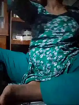 Snapshot of Liza0103 chatting on May 23, 2026, 4:39 pm Liza0103 online show from May 23, 2026, 4:39 pm