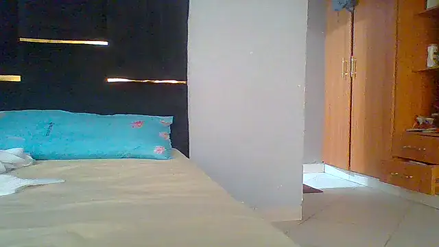 Snapshot of sashachin chatting on March 7, 2026, 2:44 pm sashachin online show from March 7, 2026, 2:44 pm