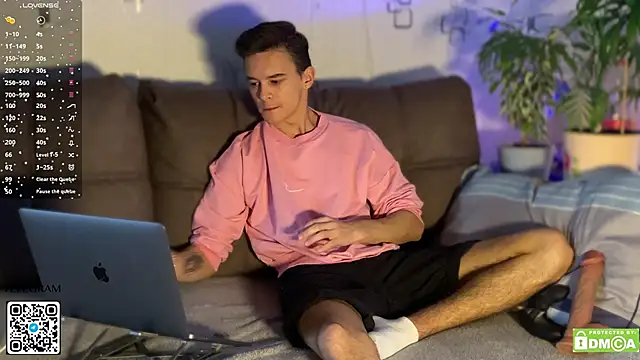 Snapshot of Kevin_Dooo chatting on October 29, 2025, 5:50 am Kevin Dooo online show from October 29, 2025, 5:50 am