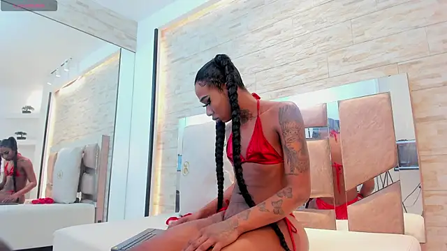 Snapshot of sheinny_brown chatting on December 4, 2025, 7:35 pm sheinny brown online show from December 4, 2025, 7:35 pm