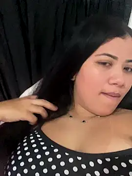 morenahhwy online show from November 3, 2025, 2:28 am