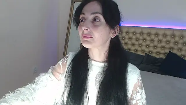 Snapshot of HayleyMills chatting on October 28, 2025, 11:20 am HayleyMills online show from October 28, 2025, 11:20 am