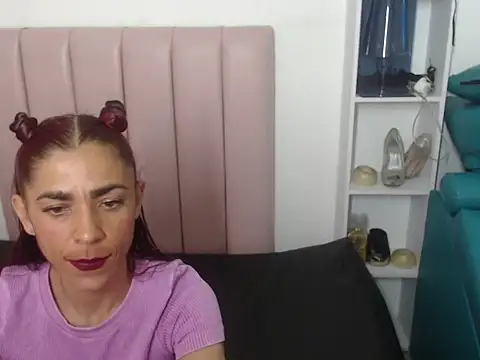 Snapshot of Carla_Giiraldo chatting on October 28, 2025, 11:58 pm Carla Giiraldo online show from October 28, 2025, 11:58 pm