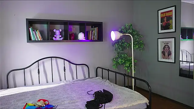 Meganpeach  online show from November 27, 2025, 12:38 pm