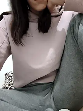 carlina28 online show from October 30, 2025, 7:00 pm