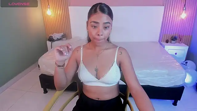 SoffiaDams2 online show from November 2, 2025, 11:59 am