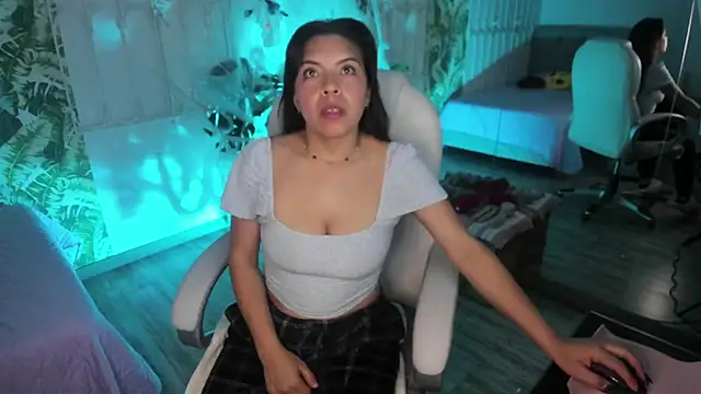 funny milf26 online show from October 28, 2025, 5:29 am