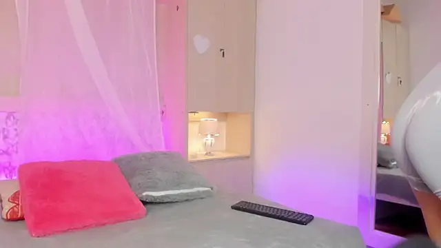 GabyMason  online show from November 20, 2025, 12:06 pm