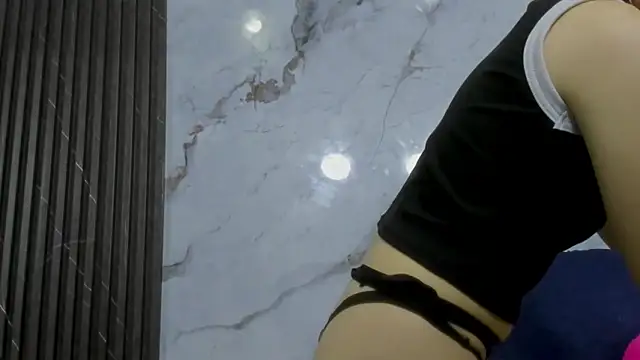 Snapshot of HannMachinne chatting on December 15, 2025, 8:36 pm HannMachinne online show from December 15, 2025, 8:36 pm