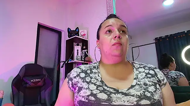 Snapshot of Natasha_Amber chatting on November 30, 2025, 1:45 pm Natasha Amber online show from November 30, 2025, 1:45 pm