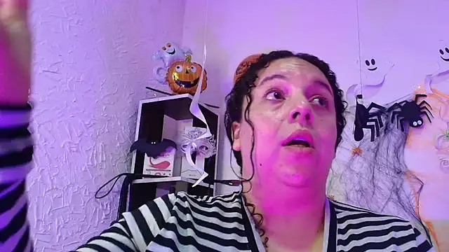 Snapshot of Natasha_Amber chatting on October 30, 2025, 12:36 pm Natasha Amber online show from October 30, 2025, 12:36 pm