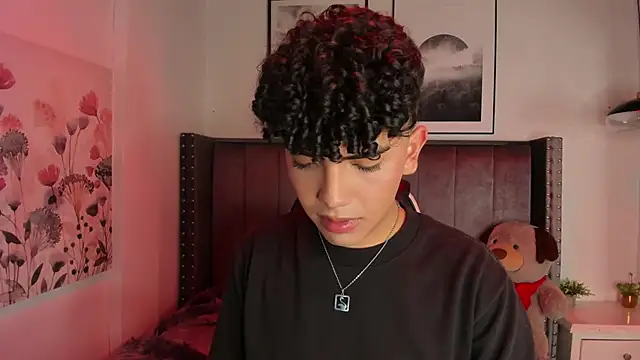 Snapshot of Niick_Twiink chatting on December 5, 2025, 7:45 pm Niick Twiink online show from December 5, 2025, 7:45 pm