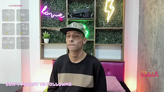 Snapshot of Max_Steell chatting on November 5, 2025, 1:09 am Max Steell online show from November 5, 2025, 1:09 am